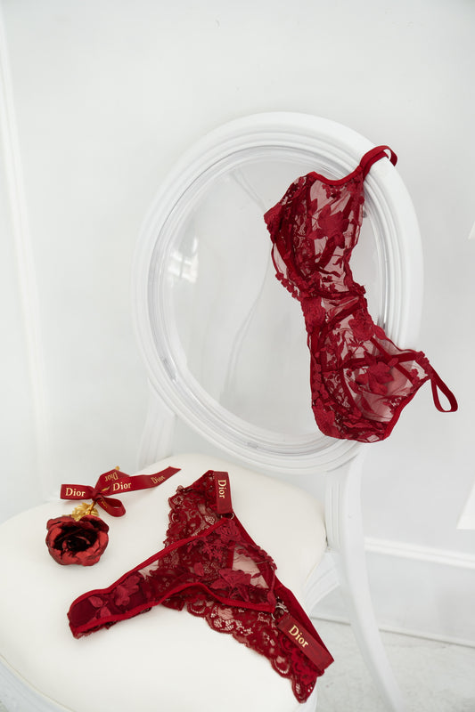 Lingerie Signature Red Velvet